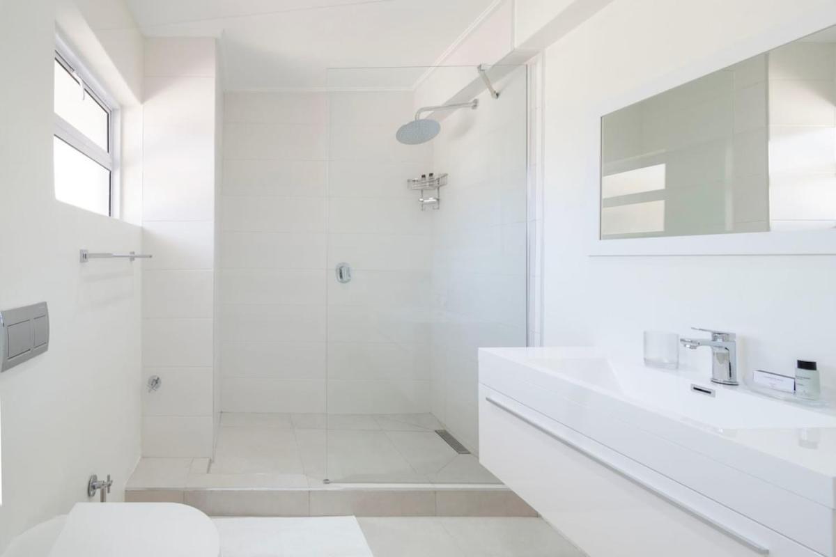 Apartment Awe-inspiring Ocean-views No Load-shedding Cape Town