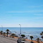 Awe-Inspiring Ocean-Views Apt No Load-Shedding