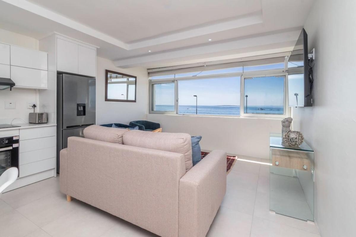 Apartment Awe-inspiring Ocean-views No Load-shedding *